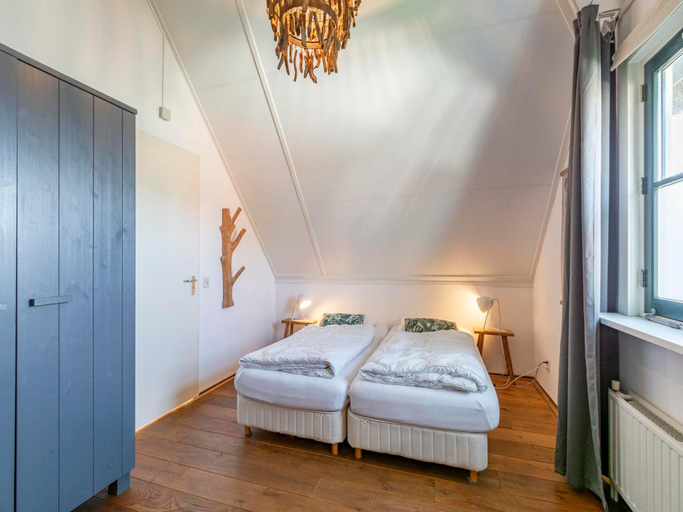 4, De Buitenplaats 134 villa with enclosed garden, Zijpe