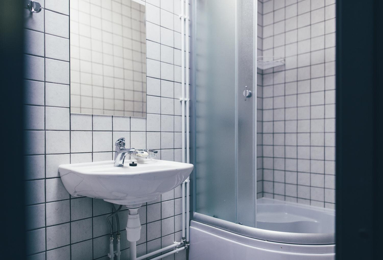 Bathroom, Tallinn Airport Stay, Tallinn