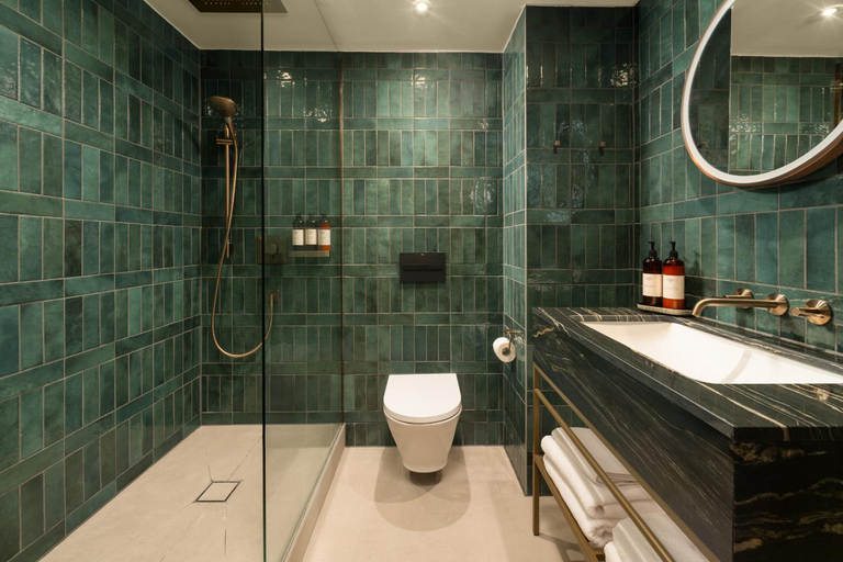 Bathroom 4, Carlton George Hotel, Glasgow
