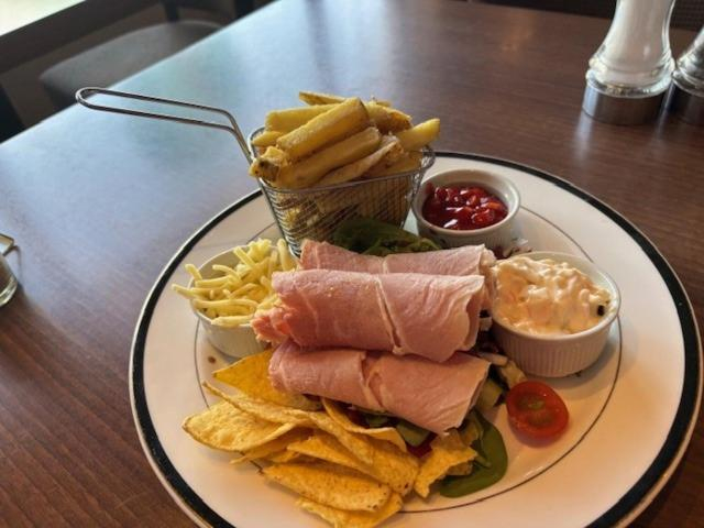 Food & Drinks 5, SGE Leapark Hotel, Falkirk