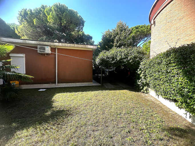 Garden 3, Spacious villa with a fenced garden in quiet area, Venezia
