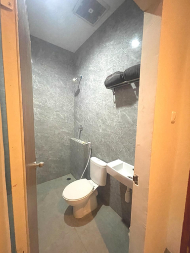Bathroom 5, Hotel Akat Merauke, Merauke