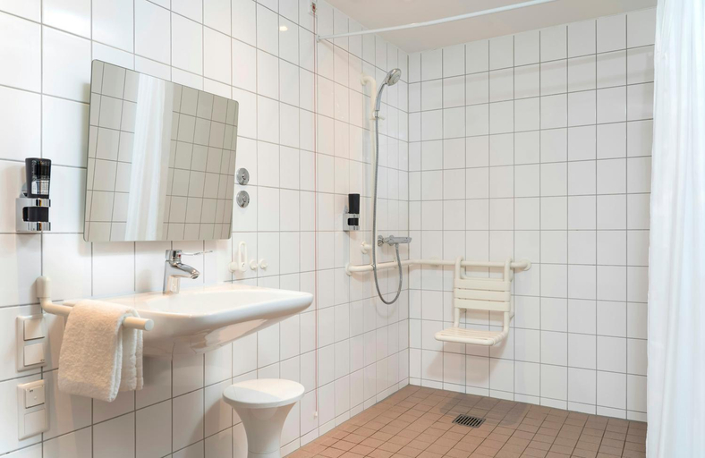 Bathroom 4, Leonardo Hotel Dresden Altstadt, Dresden