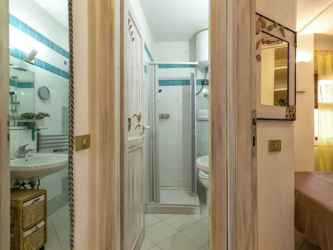 Bathroom 2, Apartment in Marinella near the beach, Olbia-Tempio