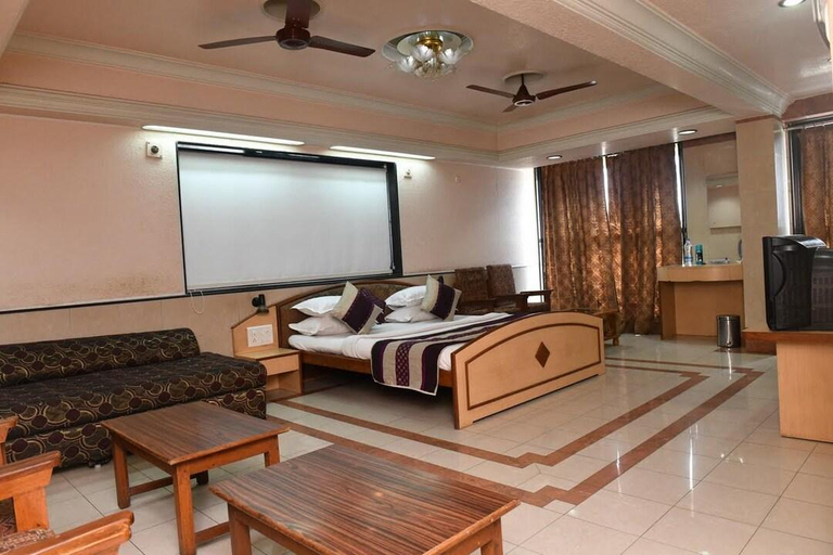 Bedroom 5, Hotel Sagar Lakeview, Vadodara