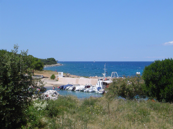 Others 4, Holiday House near the sea, Preko