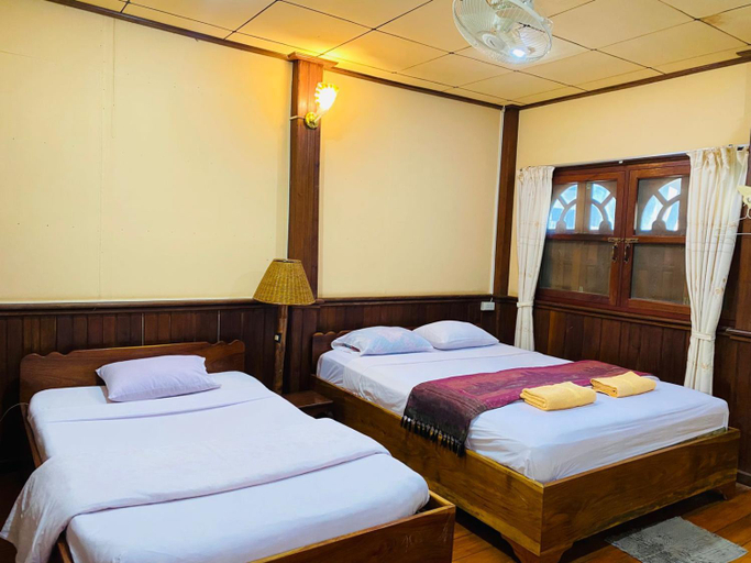 Bedroom 4, Anouxa Guesthouse, Champassack