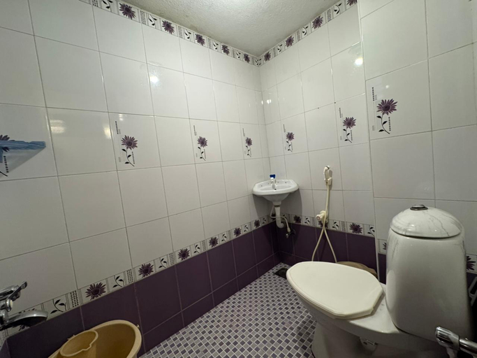 Bathroom 3, Le Pondy Beachside, Puducherry