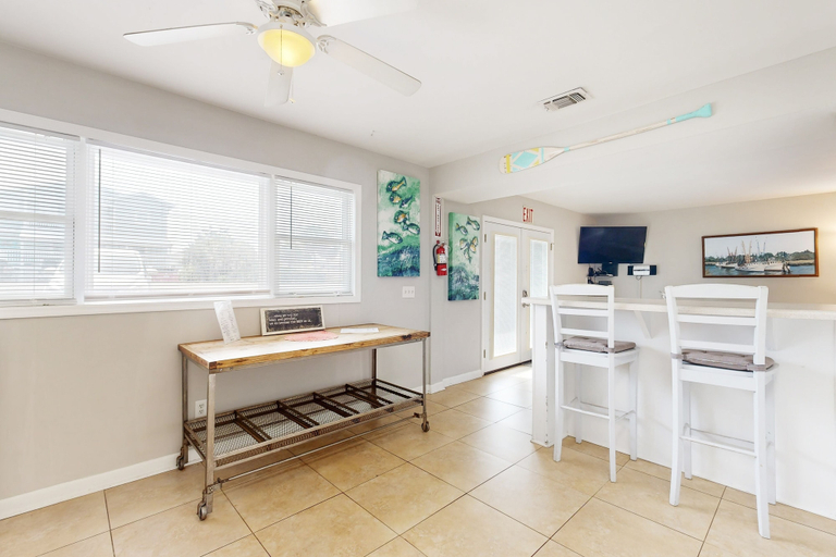Interior, Ocean-view Hideaway Steps to Beach Snowbird Availability, Nassau