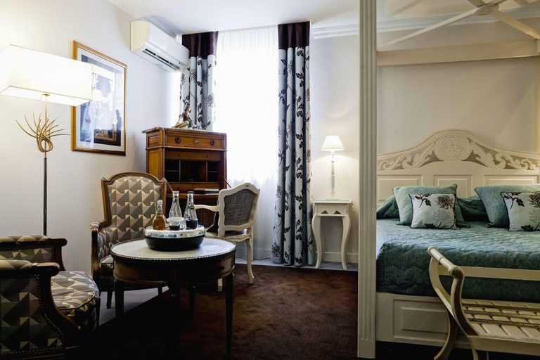 Bedroom 3, Grand Hotel Des Terreaux, Rhône