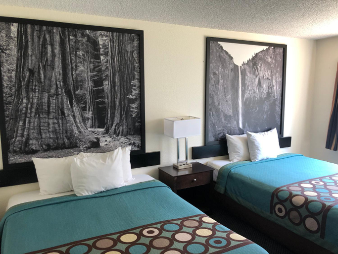 Bedroom 3, Super 8 by Wyndham Selma/Fresno Area, Fresno