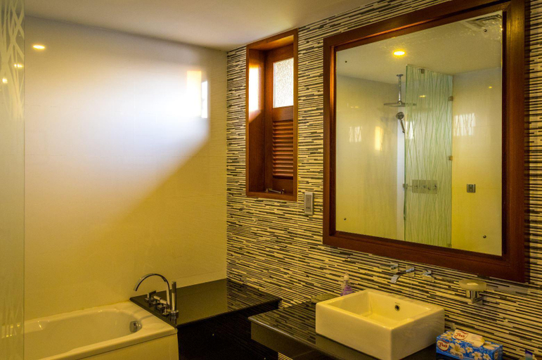 Bathroom, Mastiff Grand Bolgoda, Bandaragama