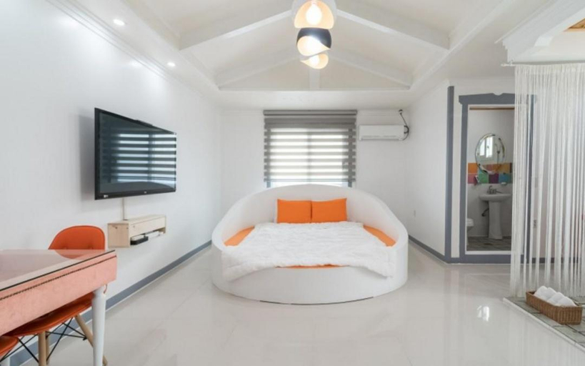 Bedroom 3, Gyeongju Victoria Diary Pension, Gyeongju