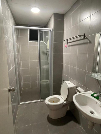 Bathroom 3, Arissa Homestay @Savanna Southville City, Hulu Langat