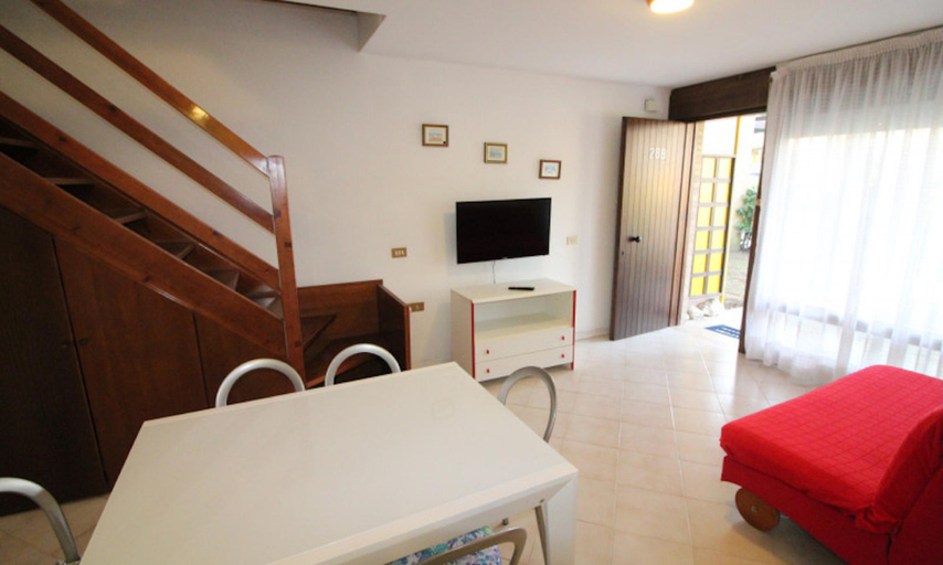 Bedroom 2, Cozy coastal apartment with a penthouse - Beahost, Udine