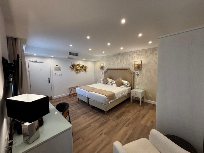 Bedroom 3, Osborne Hotel