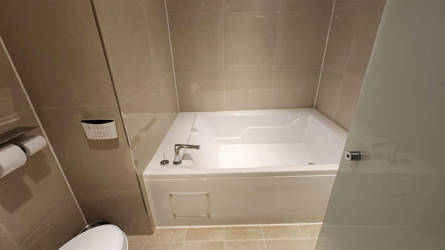 Bathroom 5, Sinchon Lets stay, Seodaemun