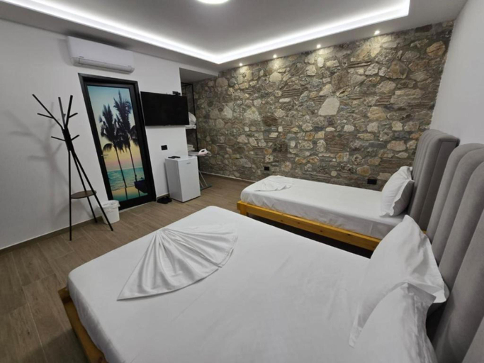 Bedroom 2, Hotel Panorama Piqeras, Sarandës