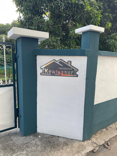 Others 4, Kowlessur Residence