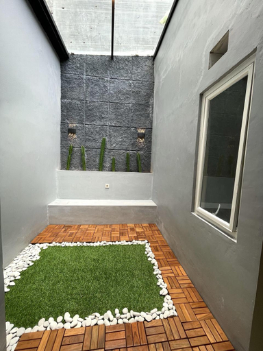 Others 5, Villa Erick, Malang