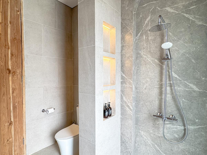 Bathroom 3, Previere Ubud: 3BR Villa w/ Pool & Ricefield View, Gianyar