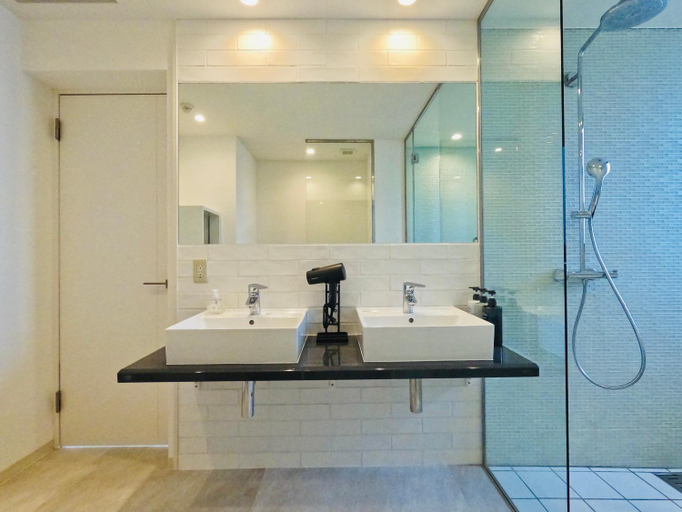 Bathroom 5, Nachurira Miyakojima · Irabu, Miyakojima