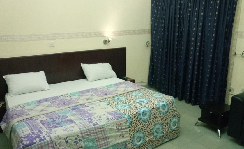 Others 2, The Grand Mirage Hotel, AbujaMun