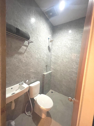 Bathroom 3, Hotel Akat Merauke, Merauke