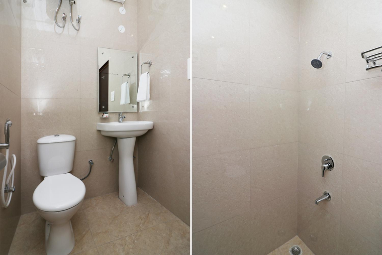 Bathroom 2, Hotel O Green Comfort, Dehradun