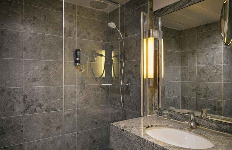 Bathroom 4, Leonardo Royal Hotel Dusseldorf Konigsallee, Düsseldorf