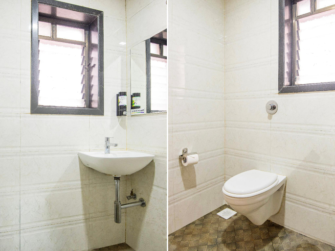 Bathroom 4, Treebo Iris Executive, Hinjewadi, Pune