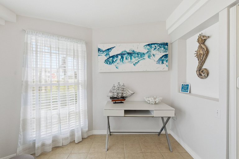 Interior, Sea Side Escape, Volusia
