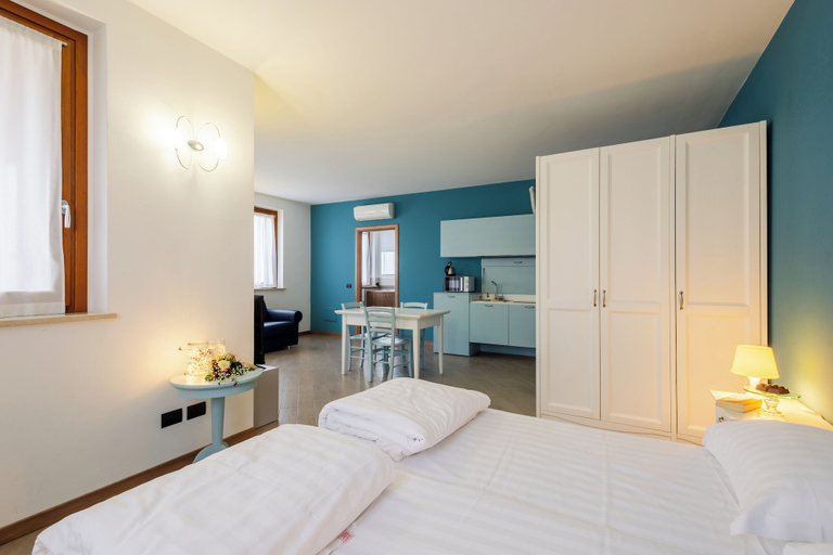 Room 5, Cascina Borghetta, Brescia