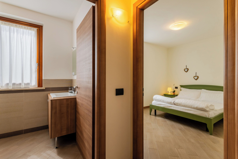 Room 2, Cascina Borghetta, Brescia