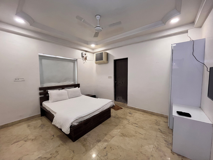 Room 5, Urban Nest, Nagpur