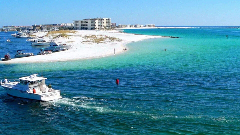 Beach 3, Where the Harbor Wakes  For 6, Okaloosa