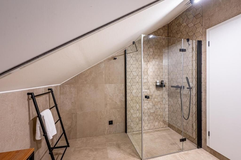 Bathroom 4, Galerie mlýn Žeraviny, Hodonín