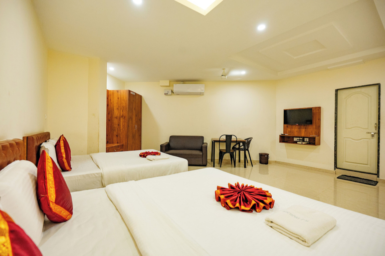 Room 2, Hotel Rajdhani Inn & Suites, Dakshina Kannada