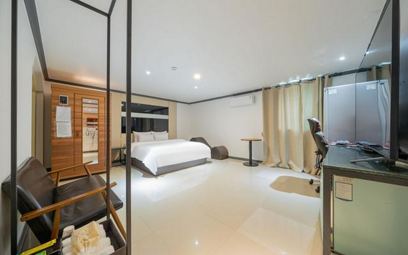 Bedroom 2, Suwon (Seryu Station) O2L, Suwon
