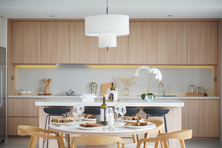 Dining 4, Residence on Opus Bay - Cluny Resorts Villas, Batam