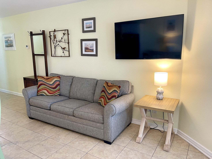 Living area, Beachgate Condo Suites And Hotel 533 1 Bedroom Condo, Nueces