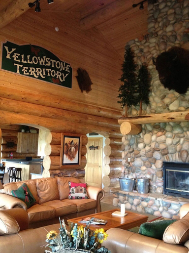 Interior 5, Hebgen Paradise Lodge, Gallatin