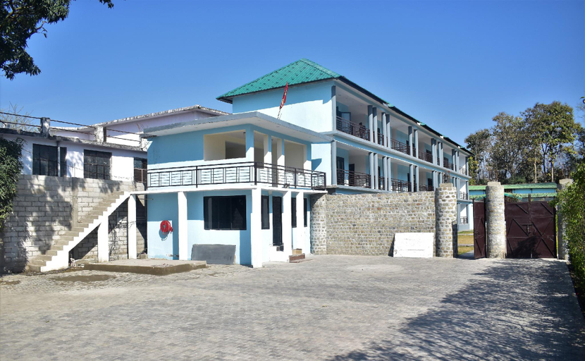 Exterior & Views