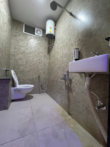 Bathroom 3, HOTEL LOTO CENTRAL UJJAIN STATION, Ujjain