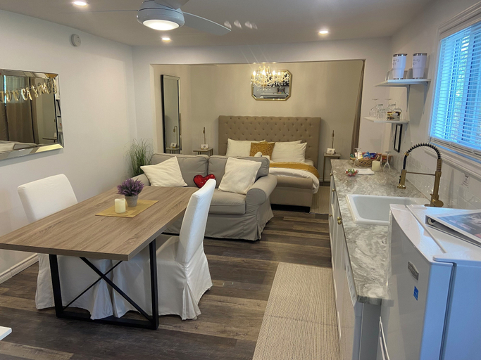 Primary image, Golden Spa Suite, Lambton