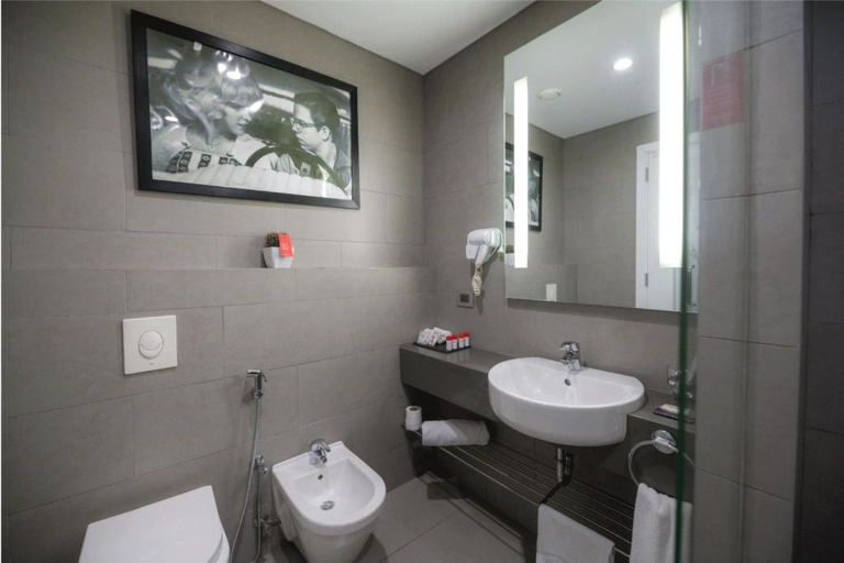 Bathroom 5, The Smallville Hotel, Beirut