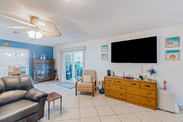 Living area 2, Port Orange Linda's Lizard Landing, Volusia