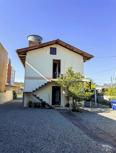Exterior 2, Casa 650 Metros da Praia, Navegantes