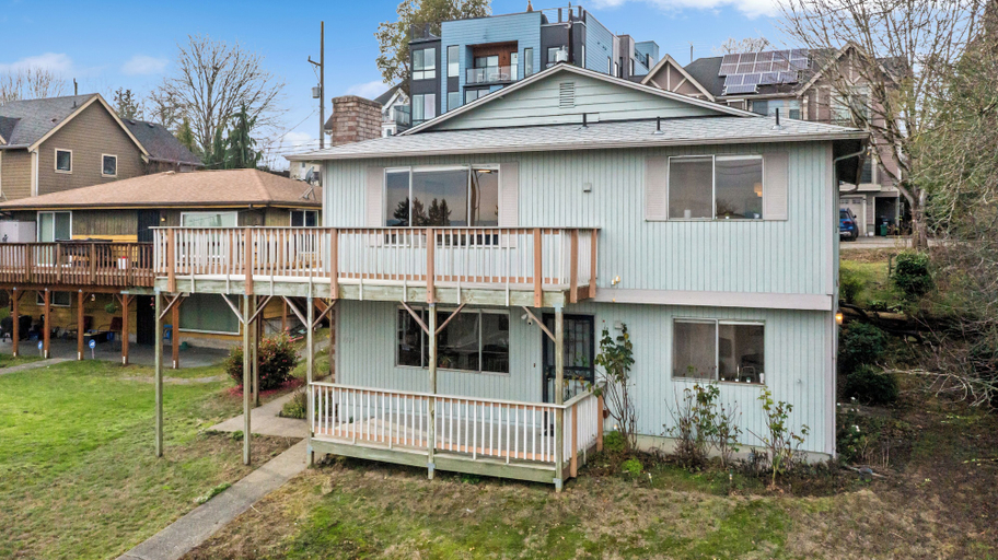 Exterior 4, Emerald Hill City Retreat - 2BR, Seattle