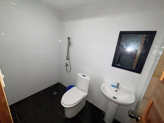 Bathroom 5, Turtle Beach Resort, San Juan